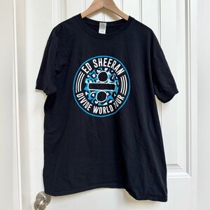 Ed Sheeran 2017 Divide World Tour Unisex Black Cotton T-Shirt. Size XL